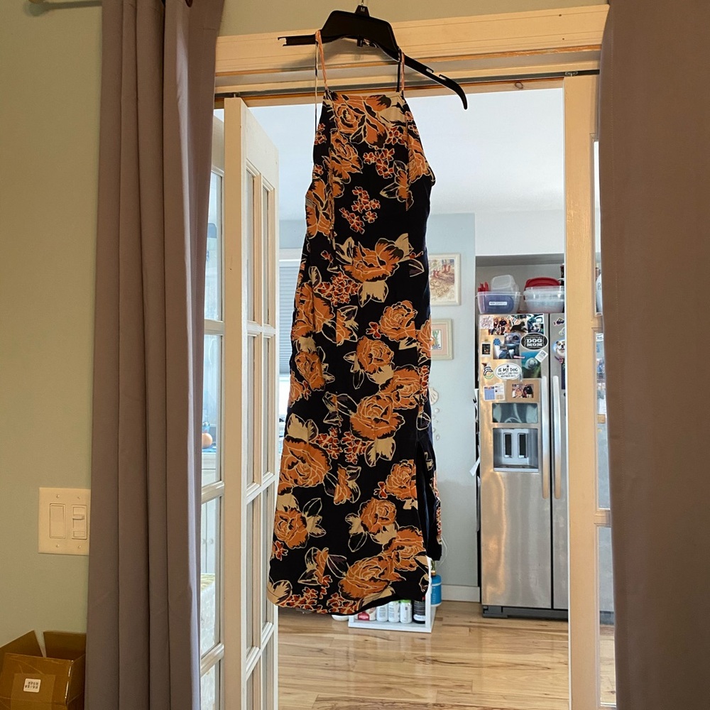 Last chance.  Lovers and friends dress, M